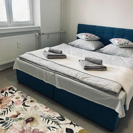 Apartmán Velky Se Dvema Loznicemi, Zahrada, Wifi Zdarma